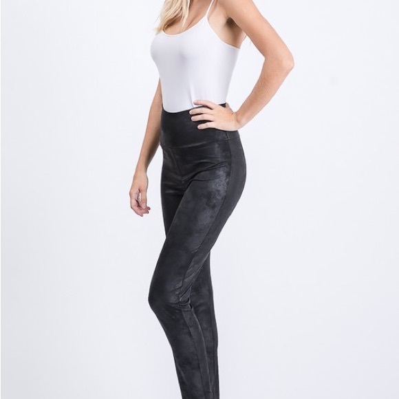 ❤️LAST 2! Textured, Stretchy High Waist Faux Leather Leggings - Picture 11 of 11